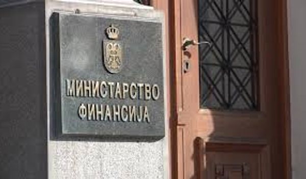 U odnosu na kraj 2025. smanjen je i javni dug i njegovo učešće u BDP-u, odnosno 31. decembra prošle godine javni dug je iznosio 39,34 milijarde evra, a njegovo učešće u BDP-u bilo je 44,4 odsto