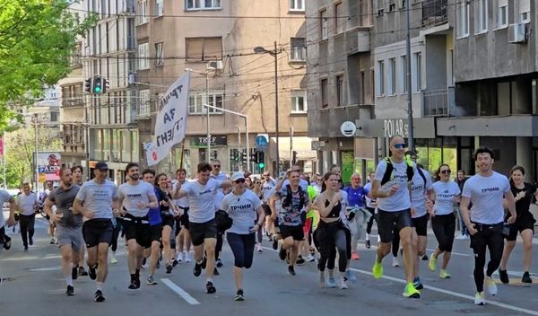 Image for Uz studente kod RTS i trkači