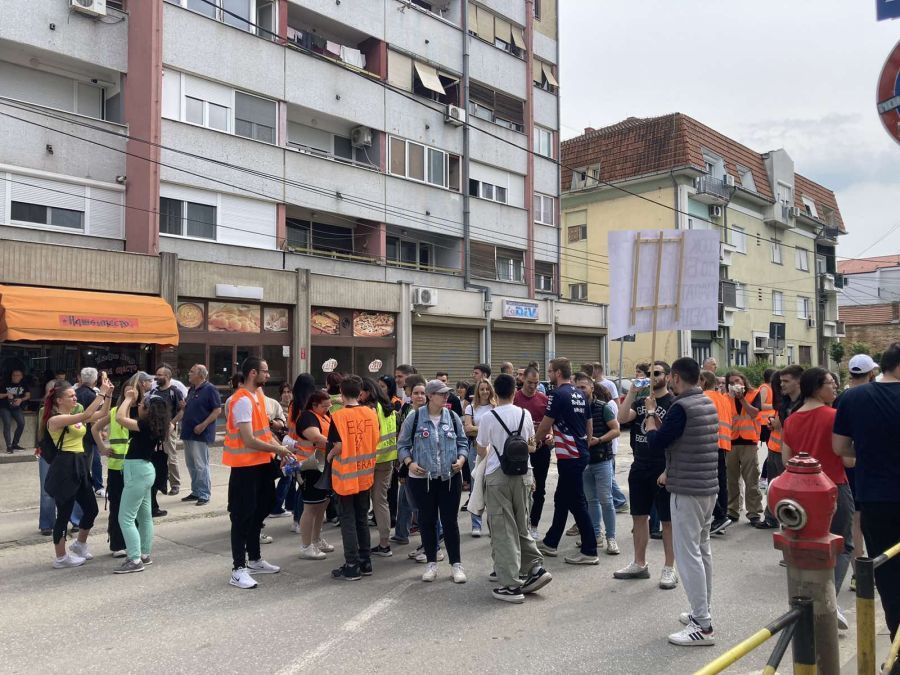 Image for Protest zbog onlajn nastave