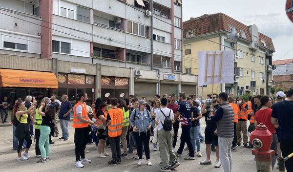 Image for Protest zbog onlajn nastave