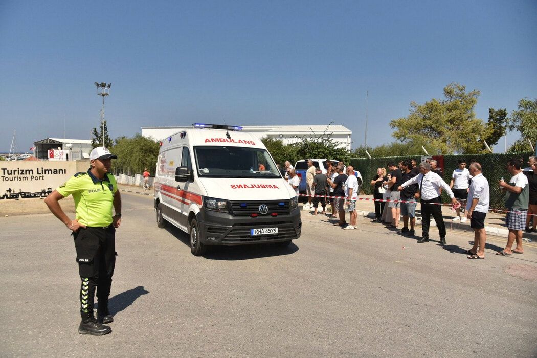 Nakon što je trajekt počeo da se puni vodom, kapetanovi pozivi u pomoć pokrenuli su spasilačku akciju Obalske straže