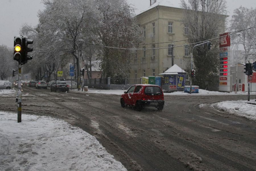 Image for Hladnije s kišom i snegom
