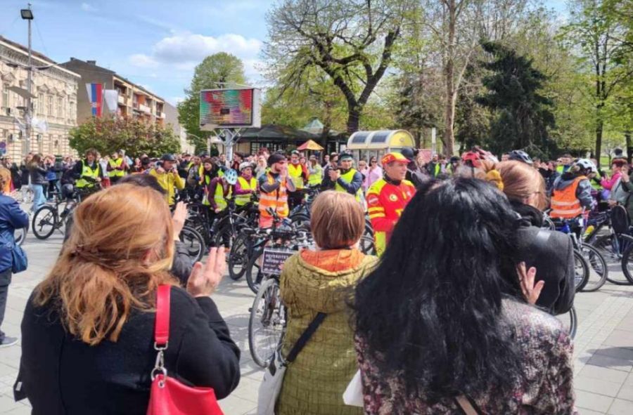 Image for Peške i biciklima na dva skupa