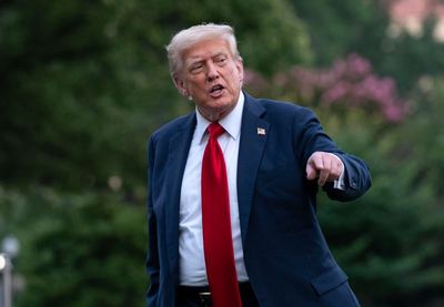 Image for Tramp povećao carine