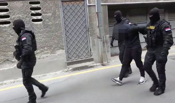 Image for Uhapšeni zbog krađe