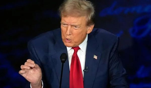 Image for Tramp rasporedio nuklearne podmornice zbog Medvedeva