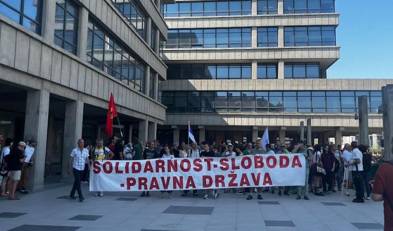 Image for Građani ispred Palate pravde