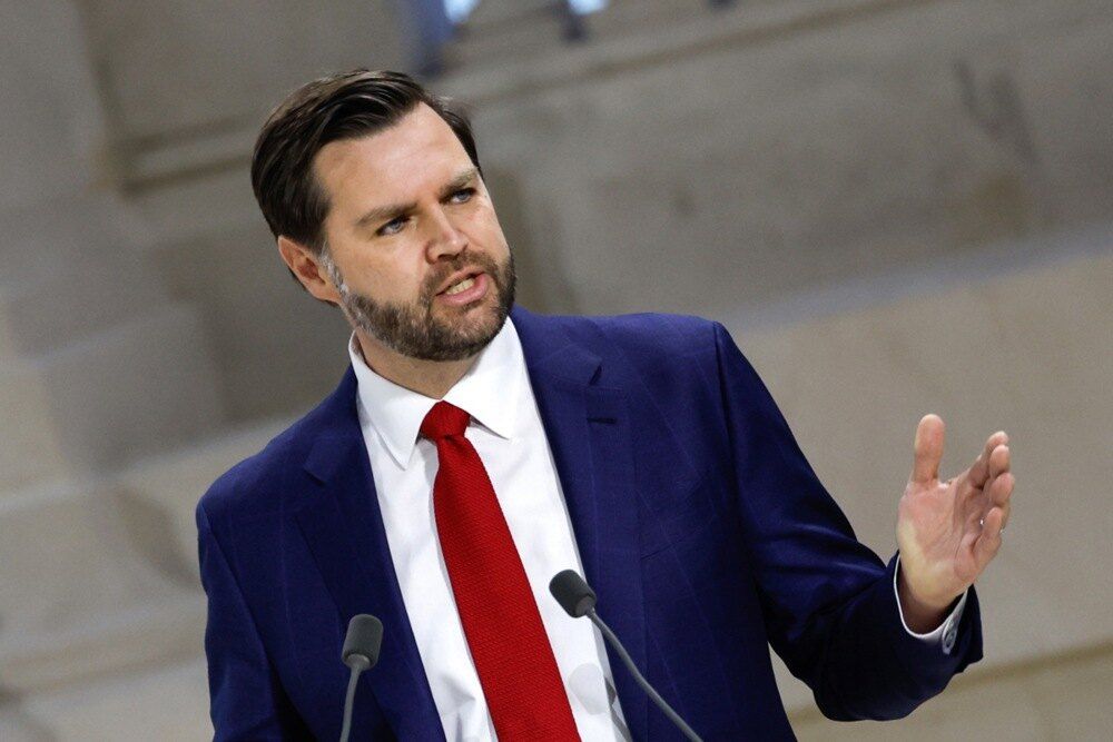 Govoreći o Netanjahuu, Vens je rekao da on "agresivno zastupa interese svoje zemlje", ali je odbio da precizira u čemu je izraelski lider eventualno napravio greške, navodeći da su takve teme "bolje ostaviti u tajnosti"