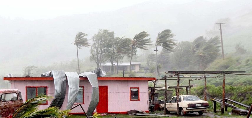 Dok se u većem delu sveta upozorenja na oluje oslanjaju na satelite, radare i superračunare, na pacifičkom ostrvu Fidži mnogi poljoprivrednici i danas pažljivo posmatraju prirodu