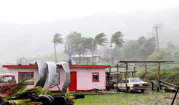 Dok se u većem delu sveta upozorenja na oluje oslanjaju na satelite, radare i superračunare, na pacifičkom ostrvu Fidži mnogi poljoprivrednici i danas pažljivo posmatraju prirodu