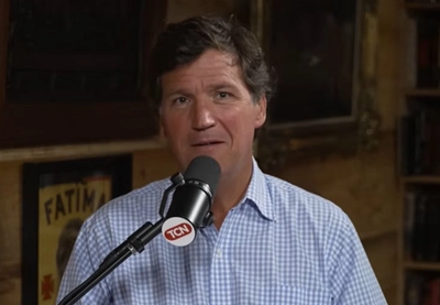 Image for Tramp izbacio Takera Karlsona! Sukobili se zbog Irana, pale krupne reči