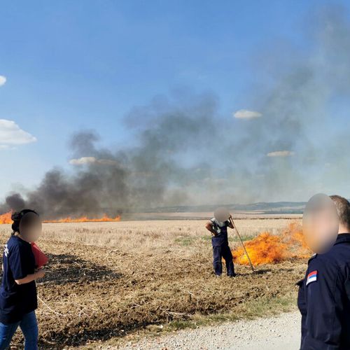 Požari na otvorenom se veoma brzo šire, a mogu zahvatiti velike površine i predstavljaju realnu opasnost za živote i zdravlje građana Srbije i prouzrokovati velike materijalne štete