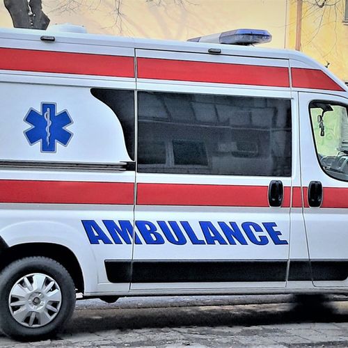 Povređeni su prevezeni u Kliničko bolnički centar Niš, a kako saznaje Tanjug, oni nisu životno ugroženi i u toku je dijagnostika