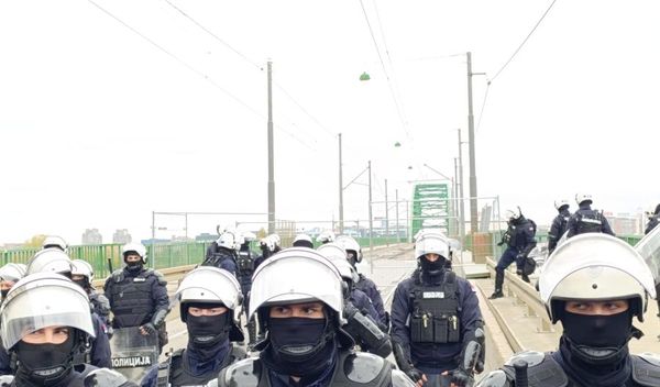 Image for Protest na mostu u podne