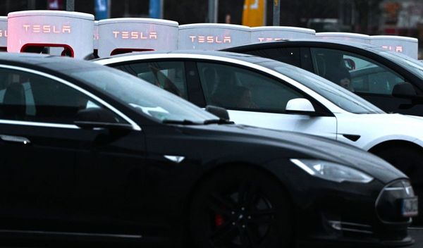 Image for Opala prodaja Tesle