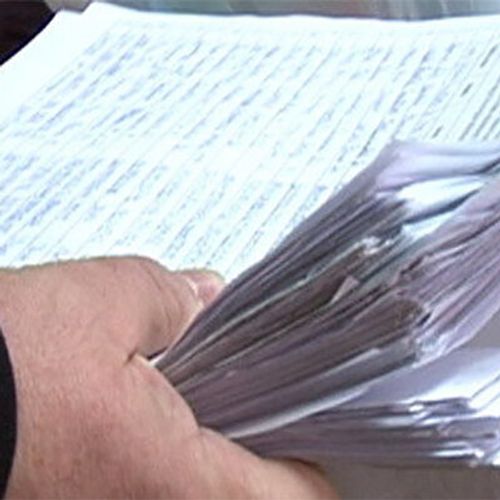 Građani već deset dana nisu u mogućnosti da kod notara overe kupoprodajne ugovore, poklone, ostavine i druga dokumenta u vezi sa nepokretnom imovinom, jer je pao sistem preko koga se rade overe