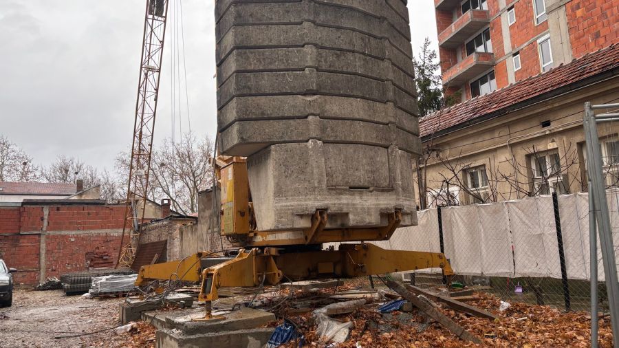 Image for Kran pao na kuću u Nišu