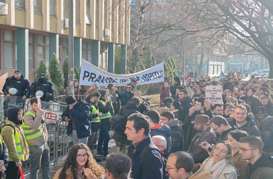 Image for Protesti ispred Ustavnog suda