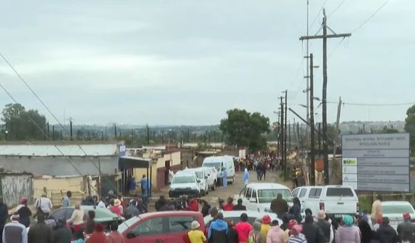 Image for Najmanje devet ljudi poginulo u pucnjavi ispred paba