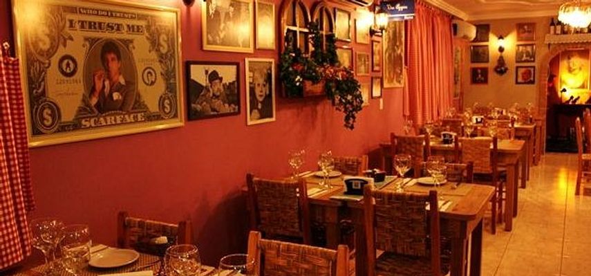 Lanac će promeniti ime u “Porodica sedi za stolom”, nakon što je španska služba za patente i robne marke poništila njegov aktuelni naziv, na zahtev italijanske ambasade u Španiji