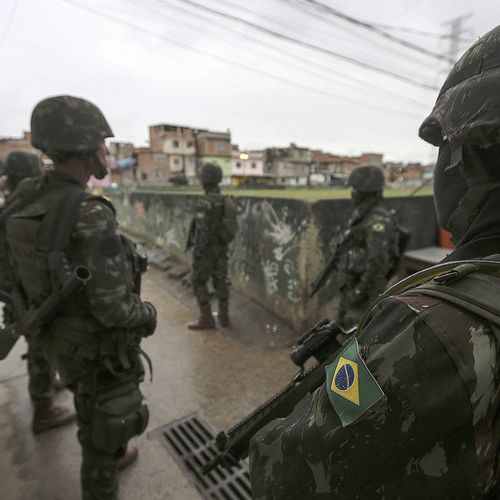 Lopes da Silva je, prema navodima policije, prethodno pobegao iz sukoba u Rio Tintu i skrivao se u zajednici u Kabedelu