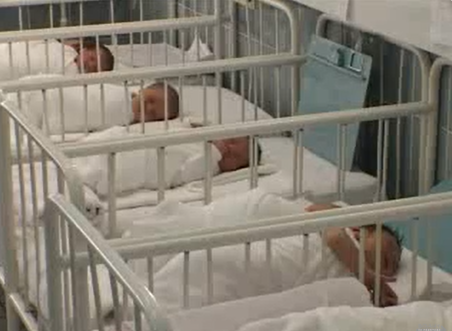 Image for U ponoć rođene četiri bebe