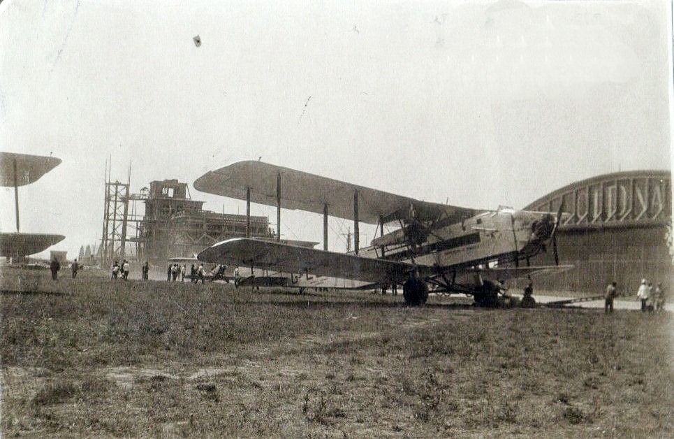 Image for Konjak, čaj i kafa u avionskom “pit stopu” na Bežaniji