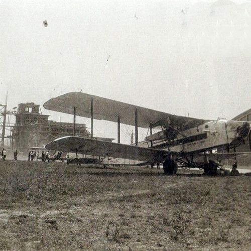 Image for Konjak, čaj i kafa u avionskom “pit stopu” na Bežaniji