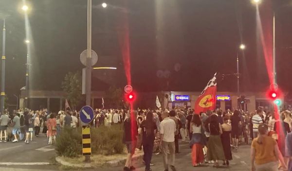 Image for Protest i apel za pomoć