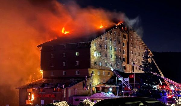 Image for Najmanje 10 žrtava požara