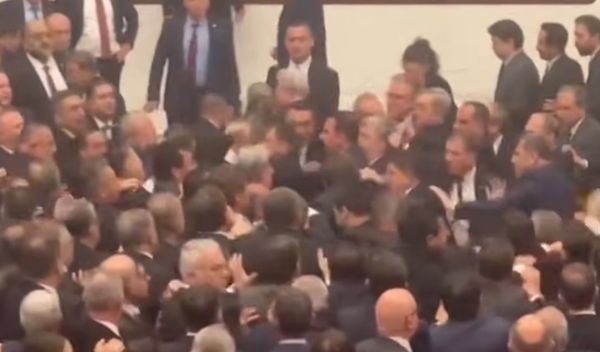 Image for Tuča u turskom parlamentu tokom polaganja zakletve