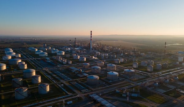 MOL zadržava Rafineriju Pančevo