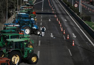 Image for Farmeri u Grčkoj počeli blokadu glavnih autoputeva