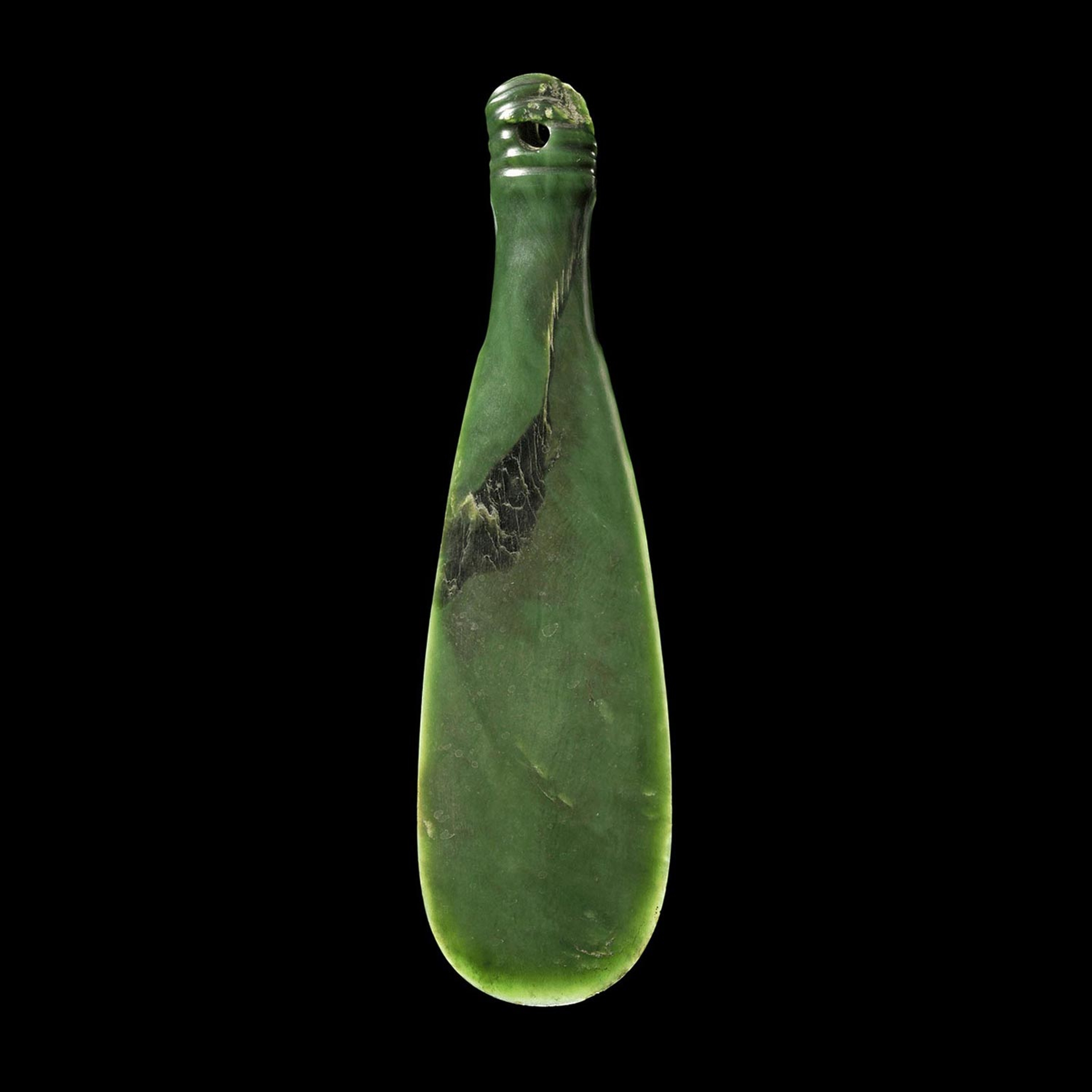 Mere (hand weapon). Museum of New Zealand Te Papa Tongarewa (OL000070/1)