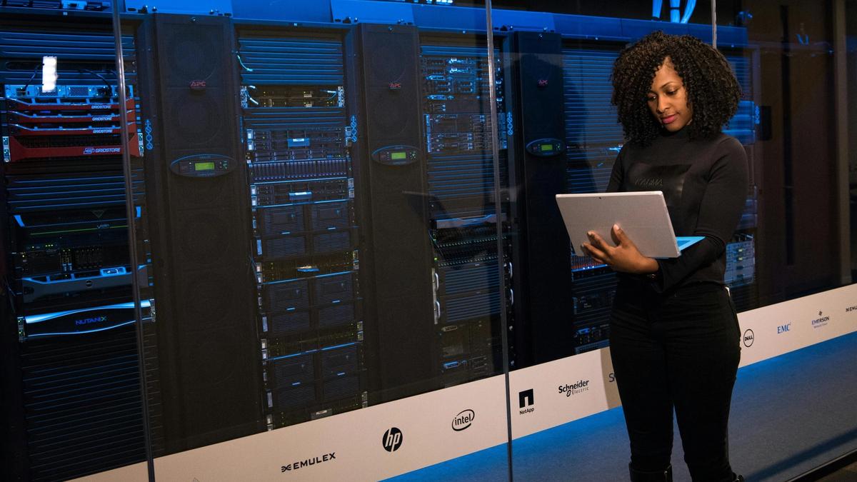 Strategic IT Consulting for Custom Network Solutions: Bridging the Gap Between Technology and Business Goals