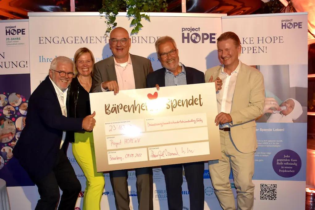 Übergabe Golf Charity Erlöse an Project HOPE e.V.