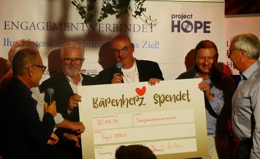 Übergabe Charity Erlöse 2023 an Project HOPE e.V.