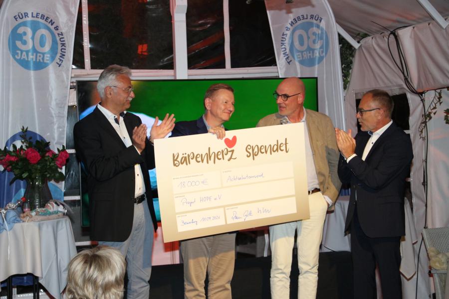 Übergabe Charity Erlöse 2026 an Project Hope e.V.