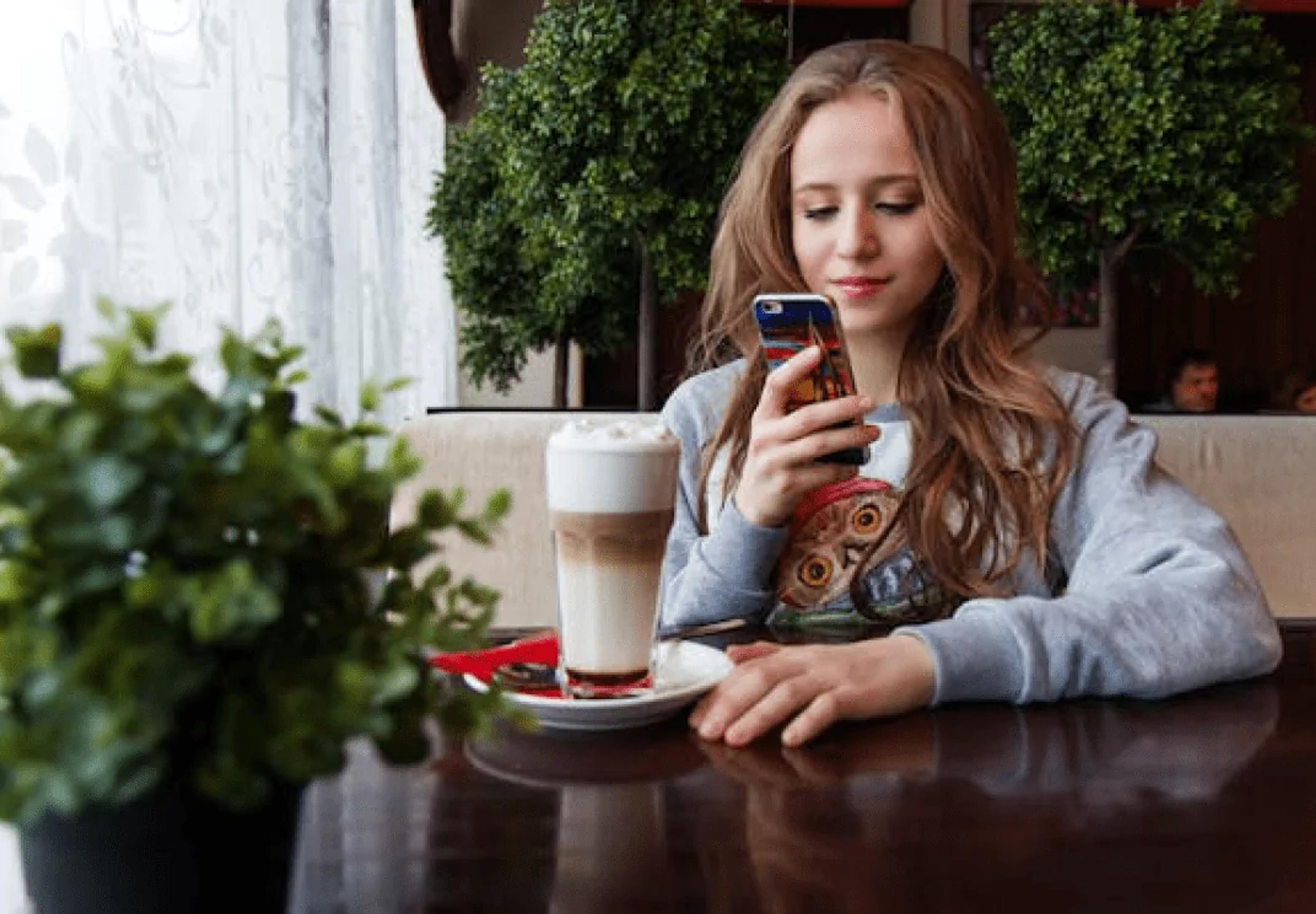 Alpha- und Gen Z, mindestens eine Reise, Einfluss auf die Planung des Familienurlaubs, praktische Planung, Familienreisepläne, sowohl Belohnung als auch Selbstfindung, Messaging-Apps, zunehmende Beteiligung, Reiseablauf, digitale Konnektivität, Trends beschleunigen sich, junge Reisende, Reisebranche, Familienreisepläne