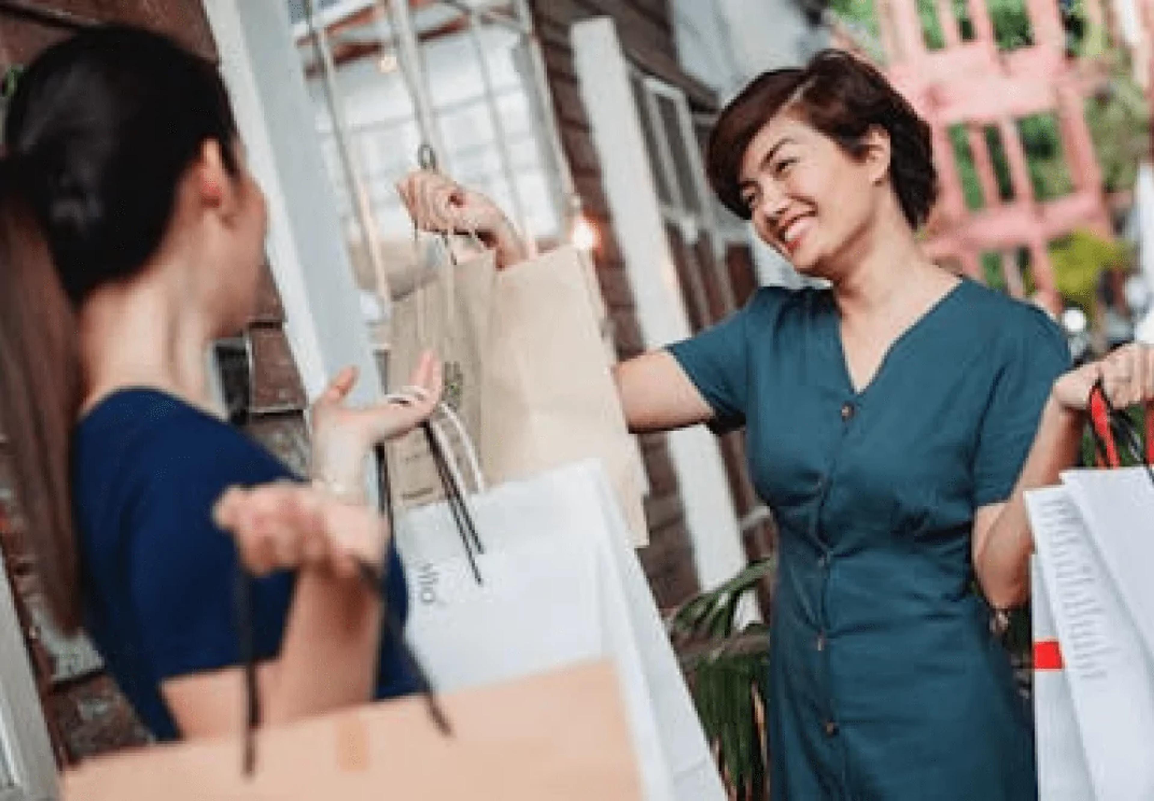 solo female travelers, solo travelers, female travelers, other women, women traveling solo, solo female travel, solo traveler, solo traveler, solo travel, solo female, solo trip, social responsibility, travelers, destination, trips