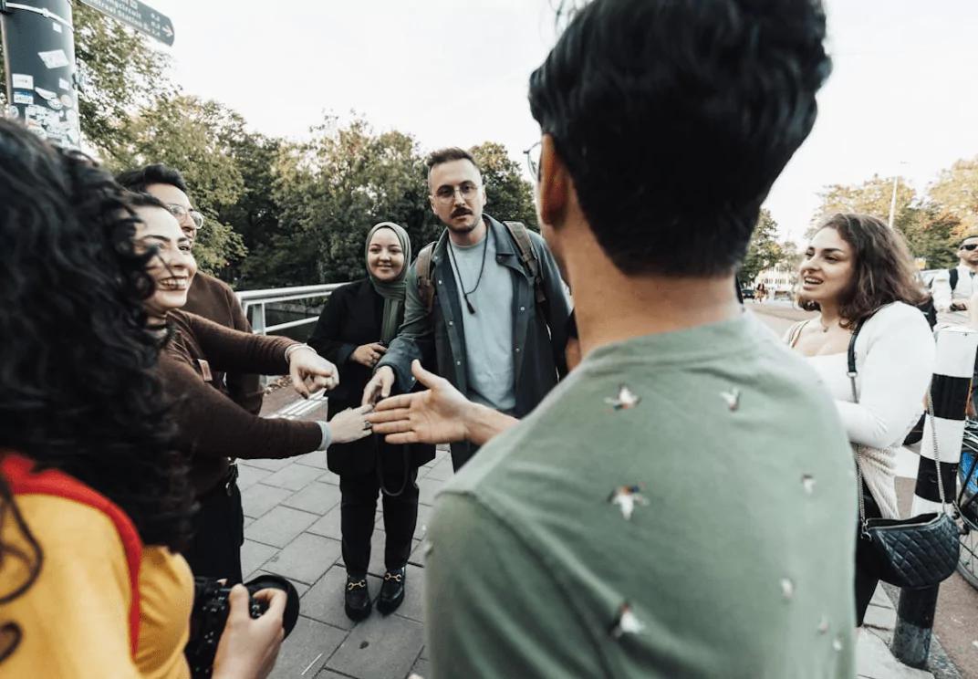 Gäste Beschwerden, Hotel Beschwerden, Hotelgäste, Hotelpersonal, Gästeprobleme, viele Gäste, Mitarbeiter, nicht konform, soziale Medien, erwarten, verstehen, Erwartungen, verwalten, hören, zuhören, antworten, Zimmer, Kunden, Beispiel, Beschwerde, Dienstleistungen, Anliegen