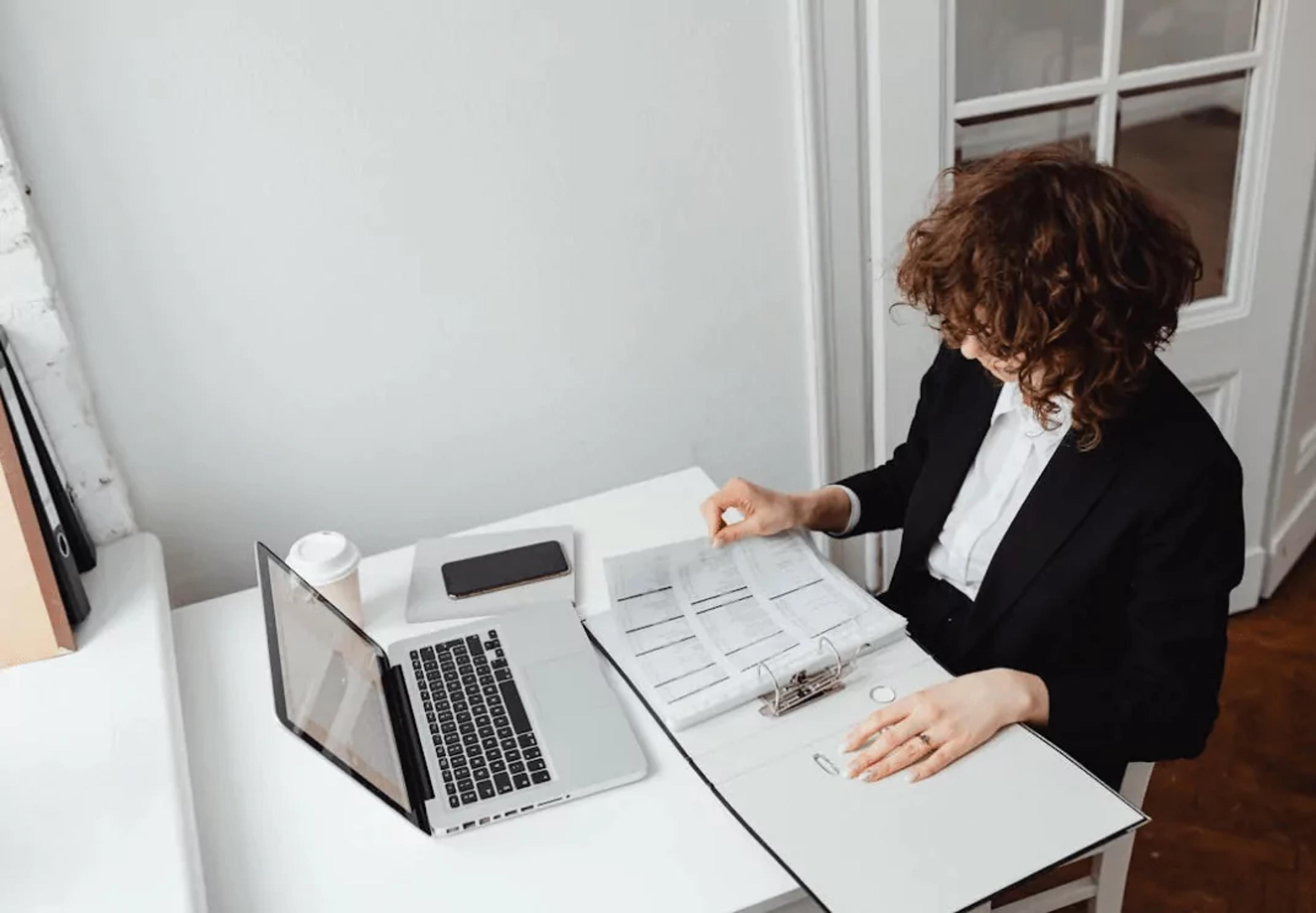 offrire sconti, strategie di prezzo, premiare i clienti fedeli, prezzi a livelli, valore percepito, margini di profitto, strategie di sconto, equità del marchio, nuovi clienti, prezzo pieno, riduzione dei prezzi, senza svalutare, accesso esclusivo, creare urgenza, rimanere competitivi, esperienza del cliente, costo totale, riduzione del prezzo, base clienti, più vendite, potenziali clienti, generare contatti