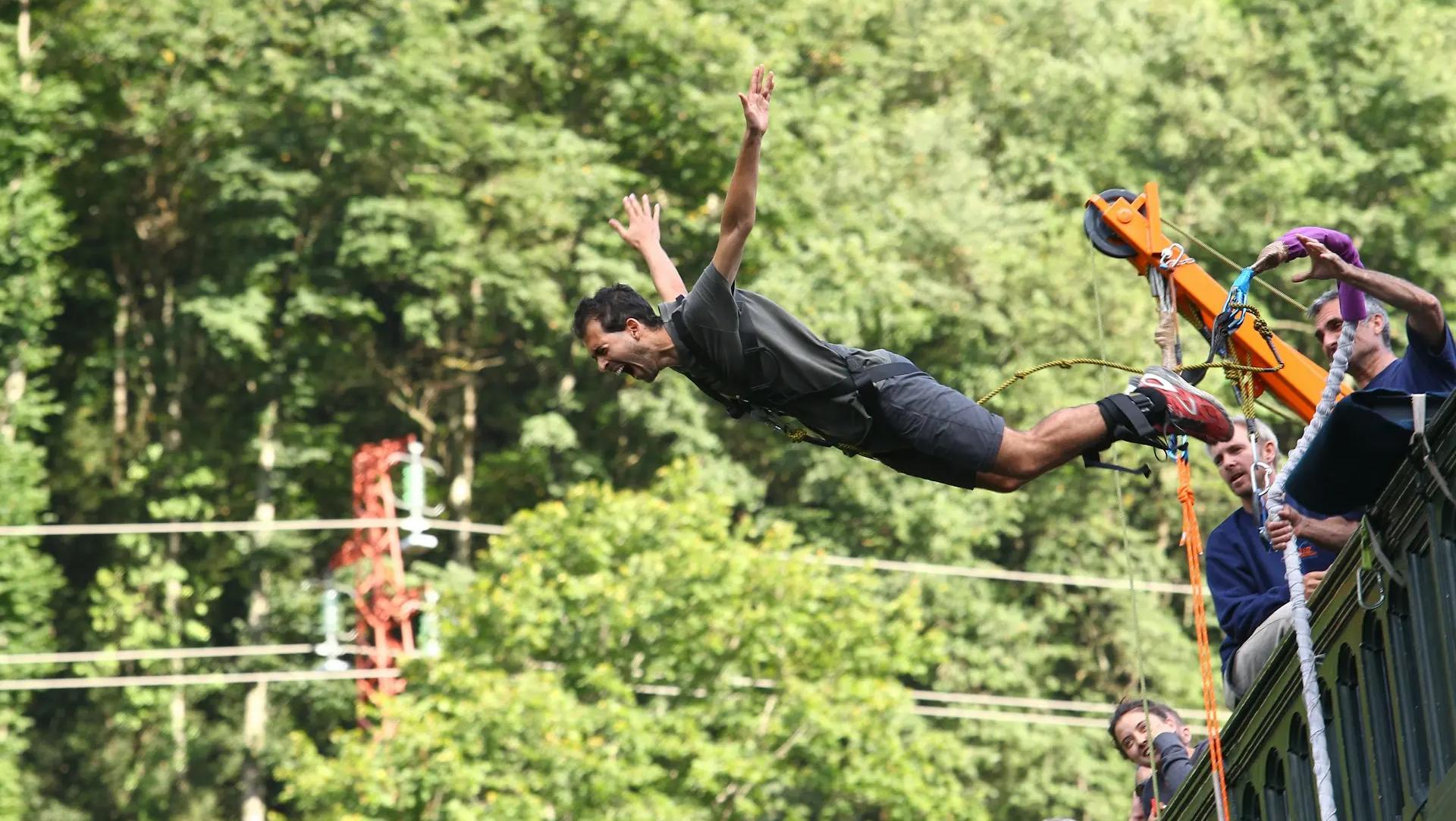 ¿Cuántas personas mueren por hacer puenting? Un análisis profundo de los riesgos
