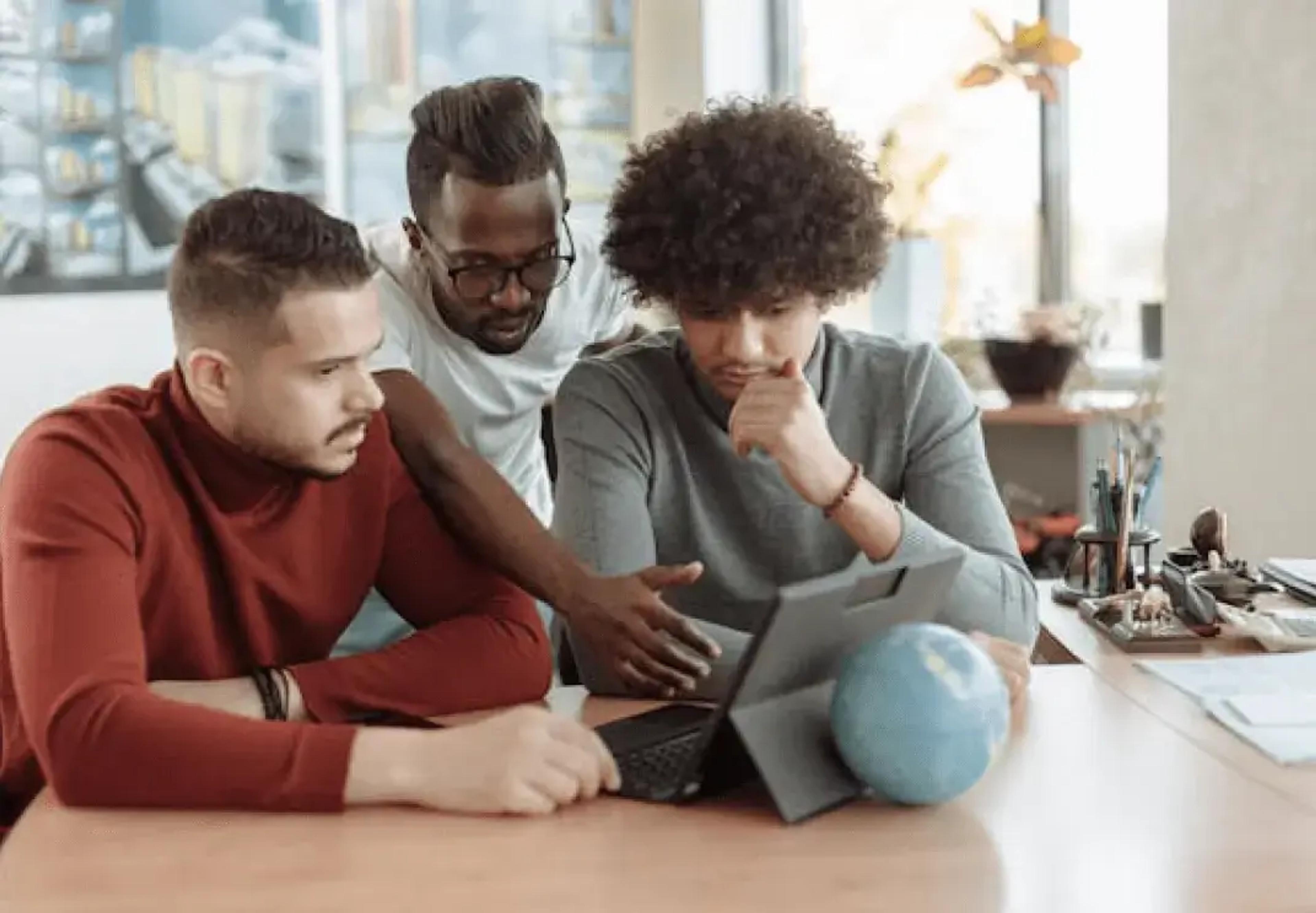 prompter, virtuelle assistenter, flere direkte bookinger, hotel