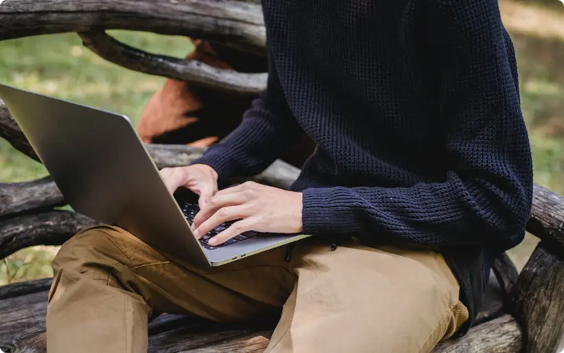 laptop, man, aan het werk