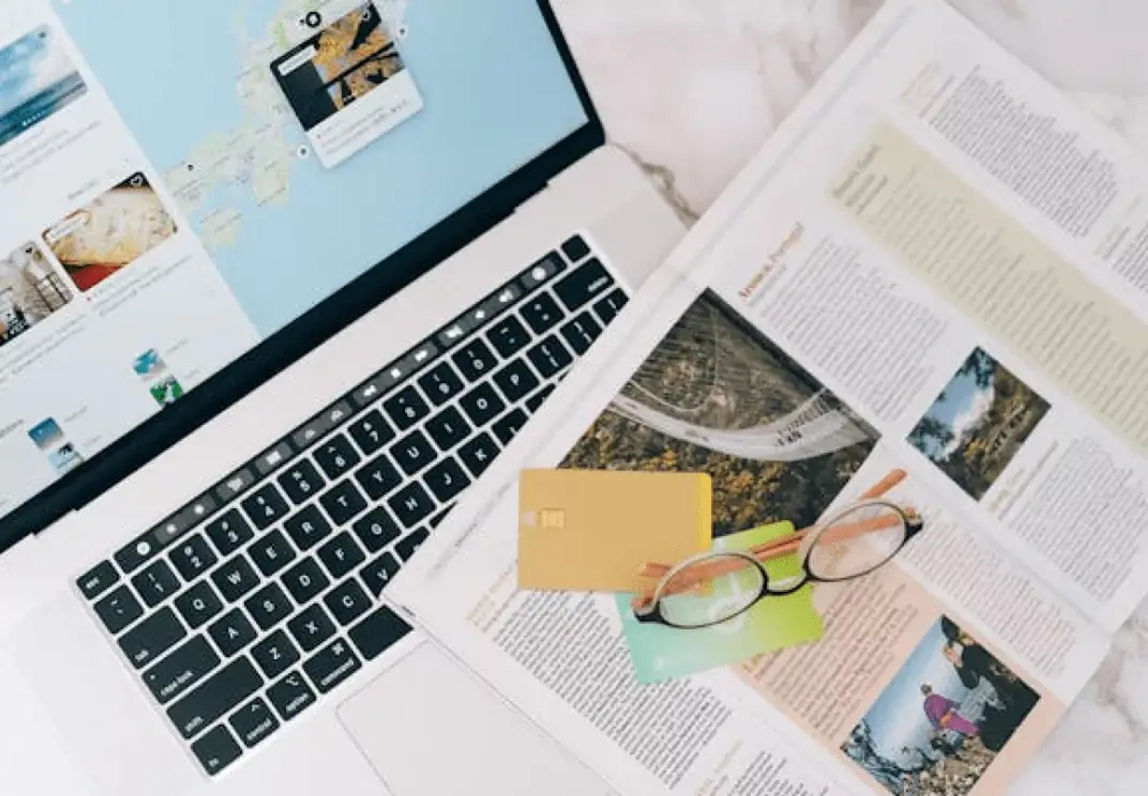 idée, vitrine, cadeaux, aventures, promouvoir, ventes, tourisme, clients, agences de voyage, large gamme, excellente idée, nouveau client, toute l'année, prochain voyage, câble de chargement, options populaires, monde, encourager