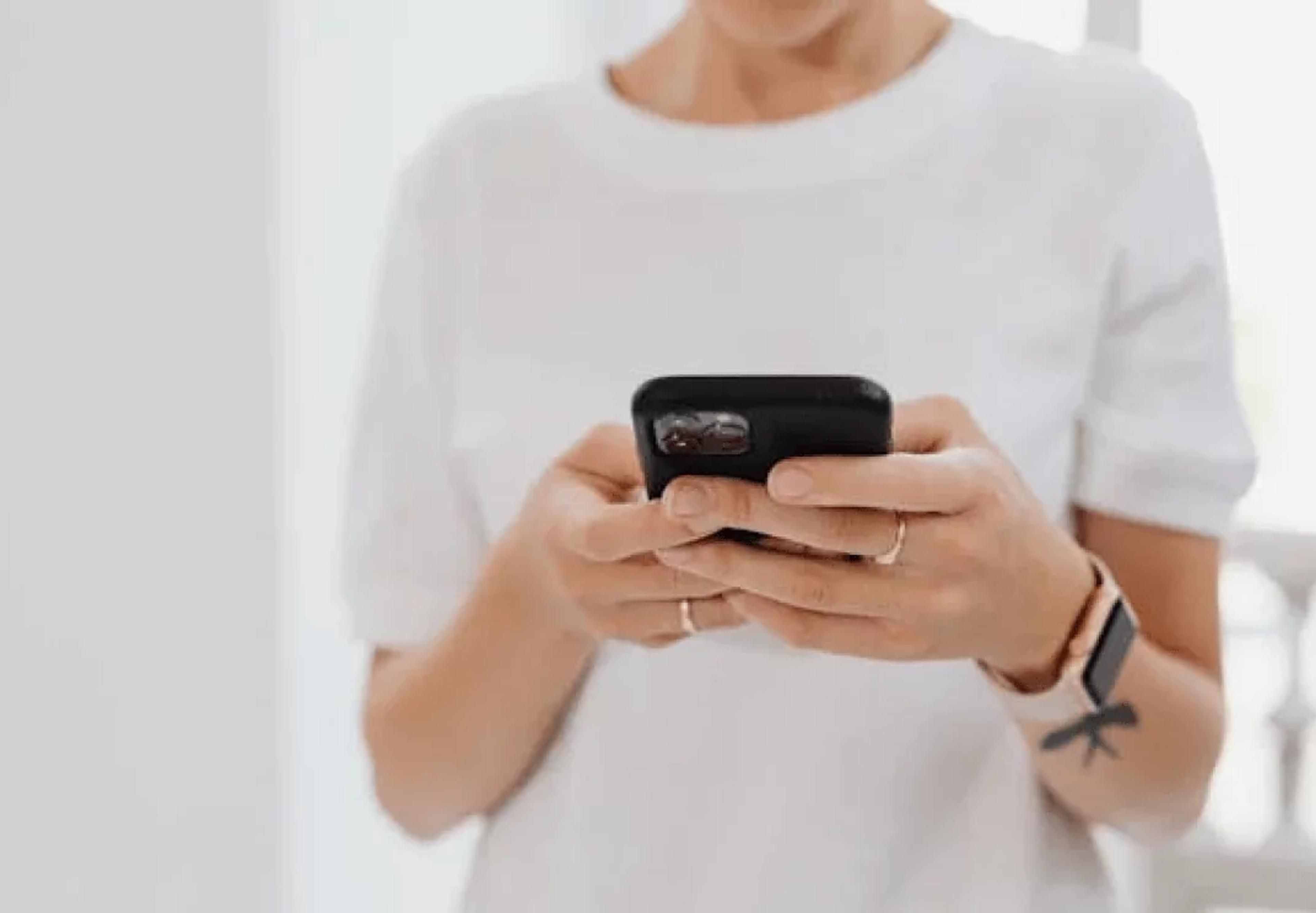 منصات التواصل الاجتماعي، قنوات التواصل الاجتماعي، تسويق السفر والسياحة، الجمهور المستهدف، صناعة السياحة، تسويق الوجهات السياحية، استراتيجية التواصل الاجتماعي، رضا العملاء، محركات البحث، تفضيلات السفر، الإثبات الاجتماعي، إلهام السفر، صناعة الضيافة، الظهور عبر الإنترنت، الاستراتيجية الفعالة، الصور عالية الجودة، التعليقات السلبية، وكلاء السفر، المؤثرون في مجال السفر، المحتوى المرئي، نتائج الأبحاث، السياحة، قائمة الأحلام، الأعمال، الإنشاء، فيسبوك، المنصات، المستهلكون، جيل Z