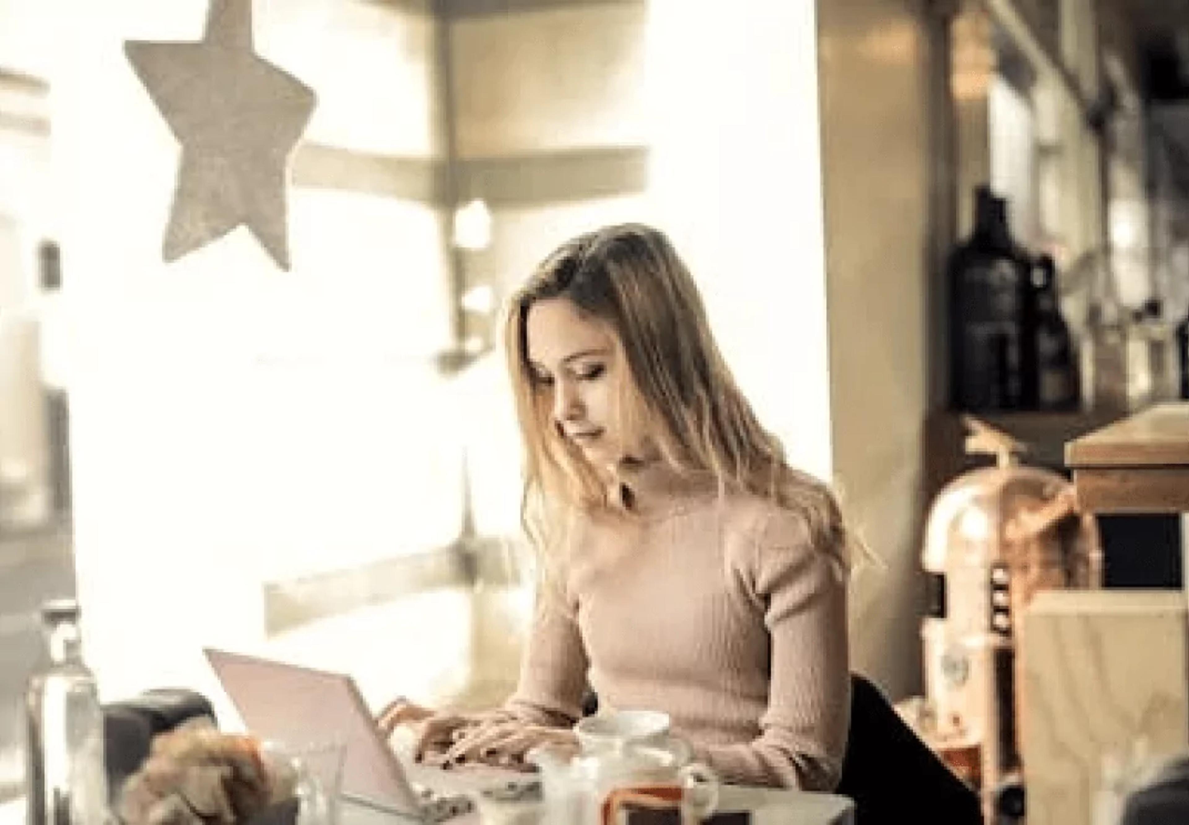 data driven decisions, benchmark, market, strengths and weaknesses, compare, data, analysis, performance, focus, brand, company, travel websites, social media engagement, travel industry, competitor analysis