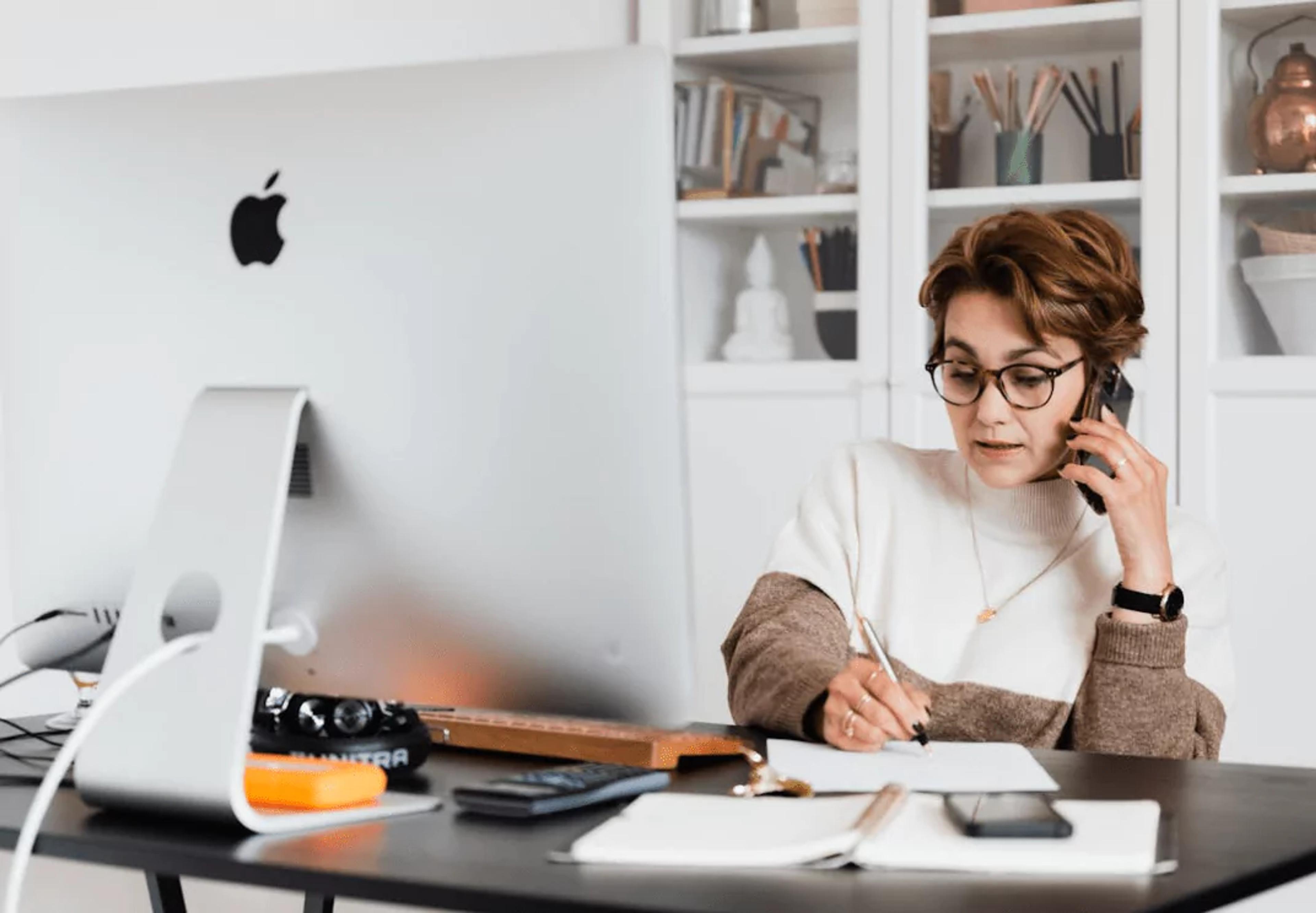 strategie di prezzo, margini di profitto, strategie di sconto, valore del marchio, aumentare le vendite, negozio online, rimanere competitivi, molti consumatori, altre aziende, base clienti, prezzo originale, senza svalutare, prenotazioni immediate