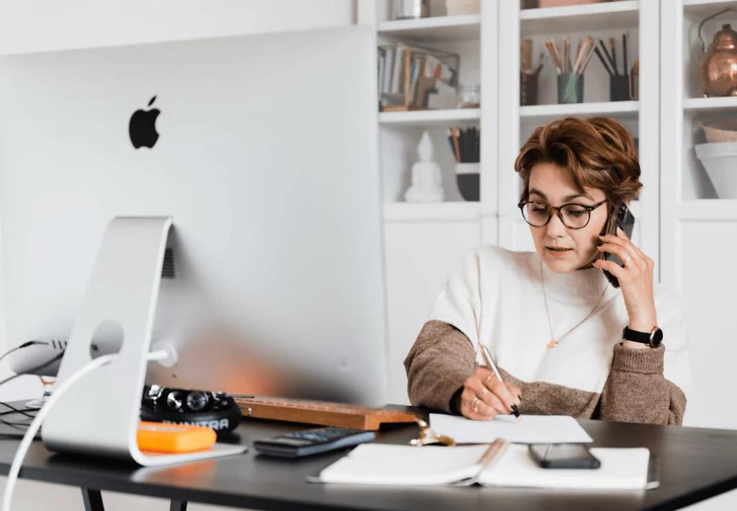stratégies de tarification, marges bénéficiaires, stratégies de réduction, valeur de marque, augmenter les ventes, boutique en ligne, rester compétitif, de nombreux consommateurs, autres entreprises, base de clients, prix d'origine, sans dévaloriser, réservations immédiates